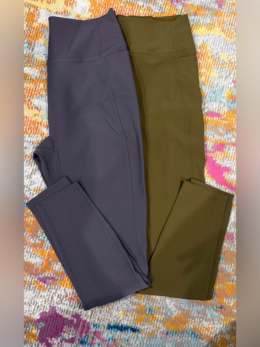 Calia Leggings in Green & dark gray Like New